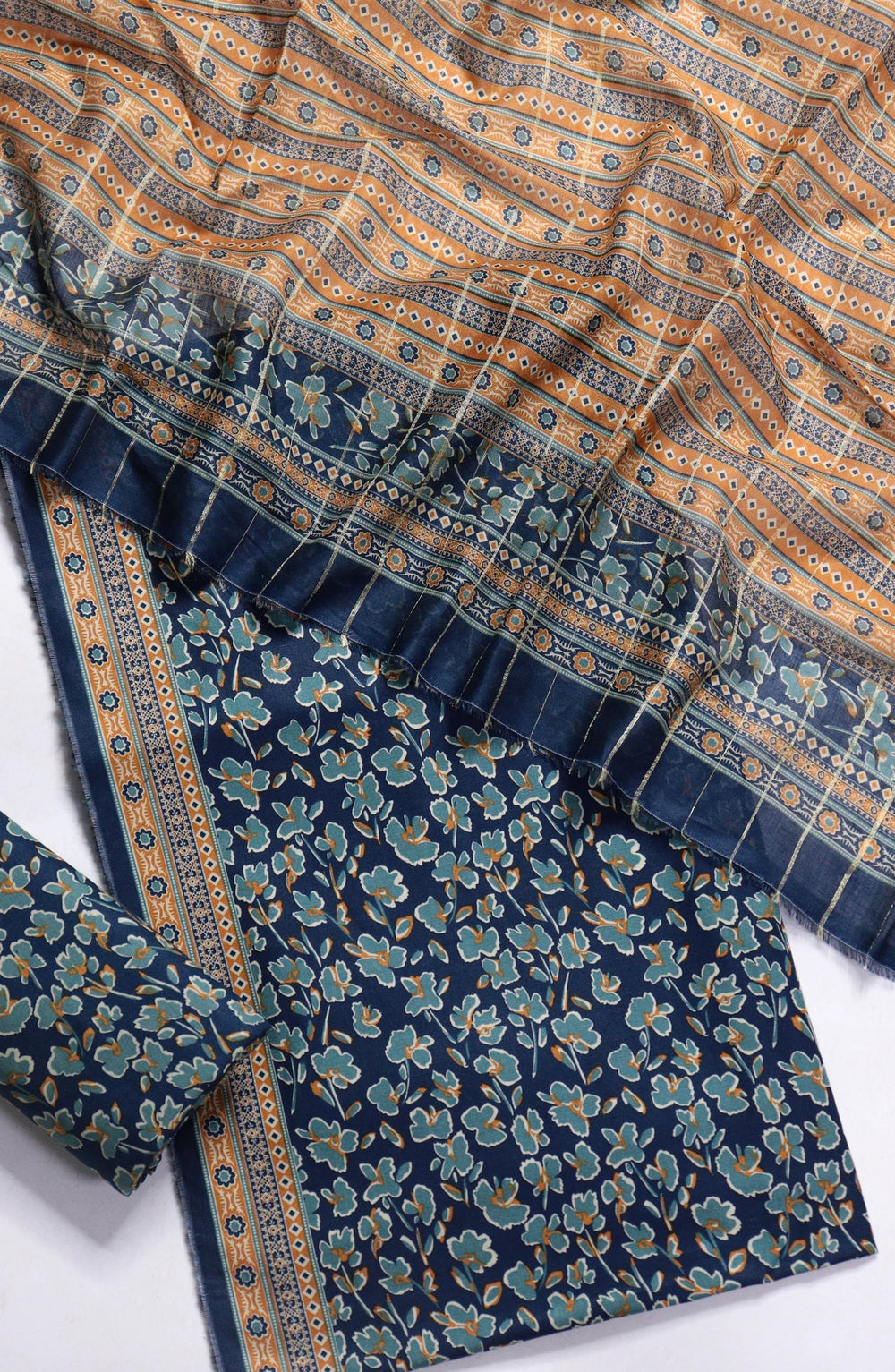 Printed Lawn Unstitched 3 Piece Suit