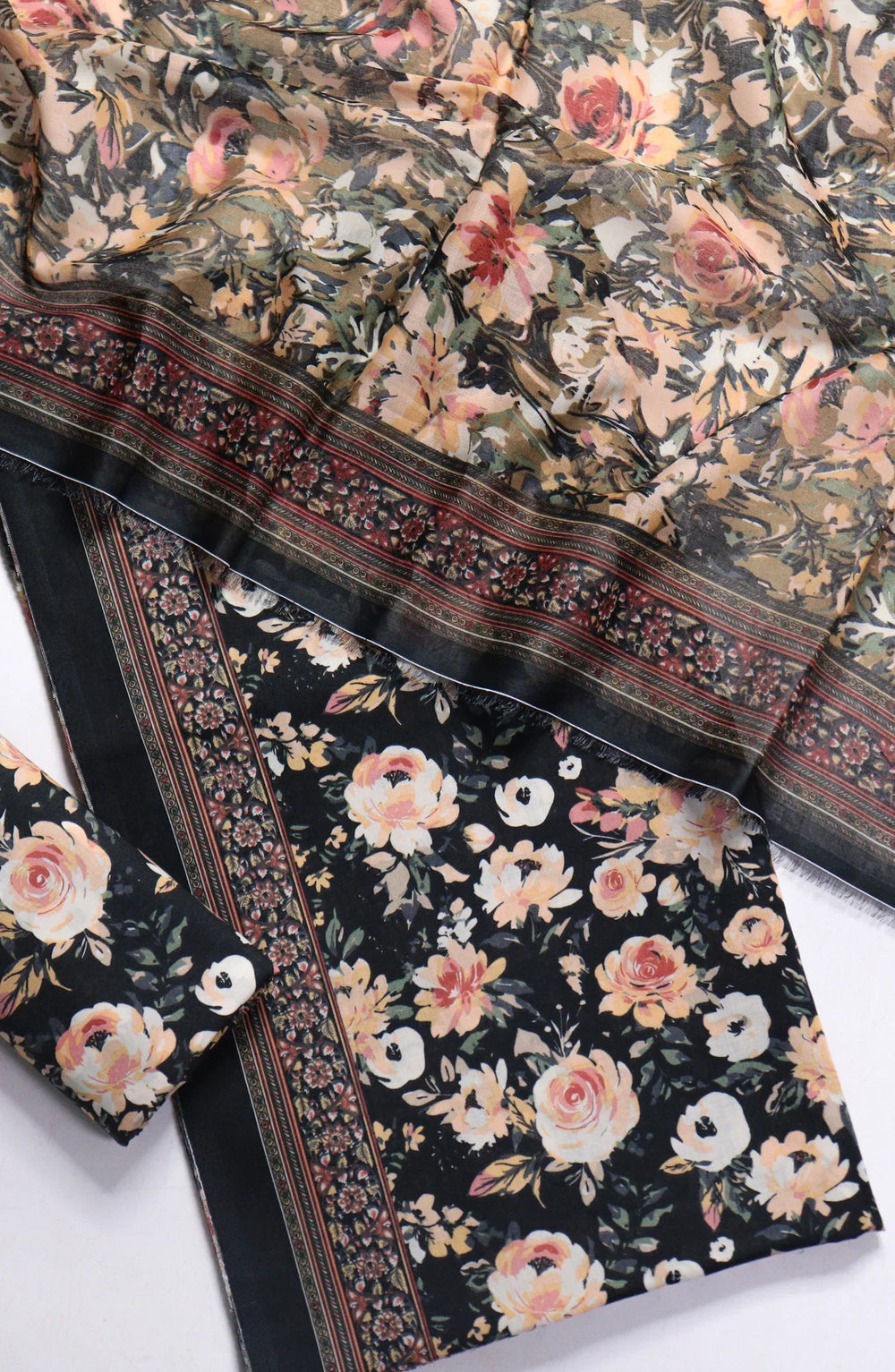 Printed Lawn Unstitched 3 Piece Suit